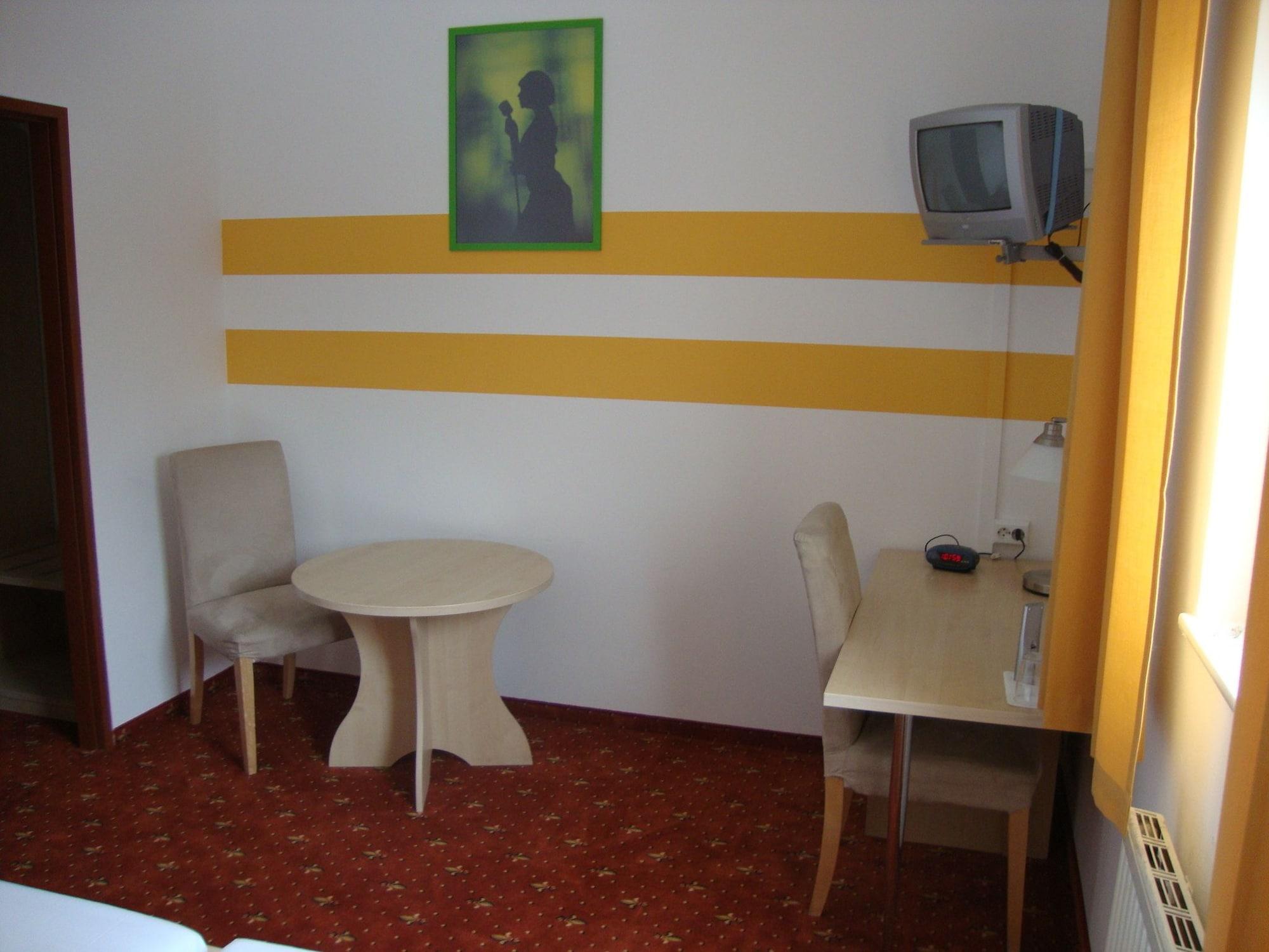 Lenas Donau Hotel Vienna Exterior photo