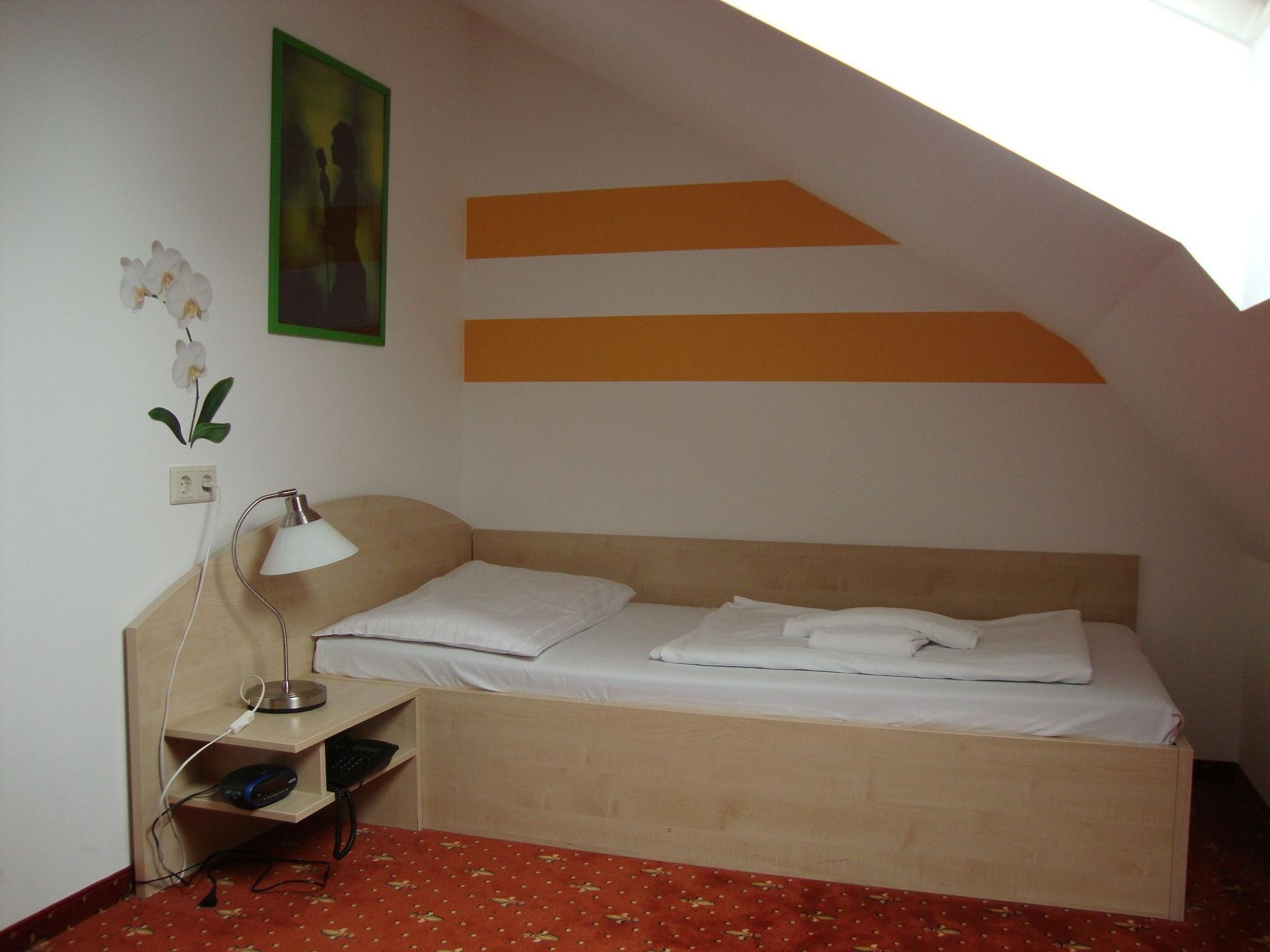 Lenas Donau Hotel Vienna Exterior photo