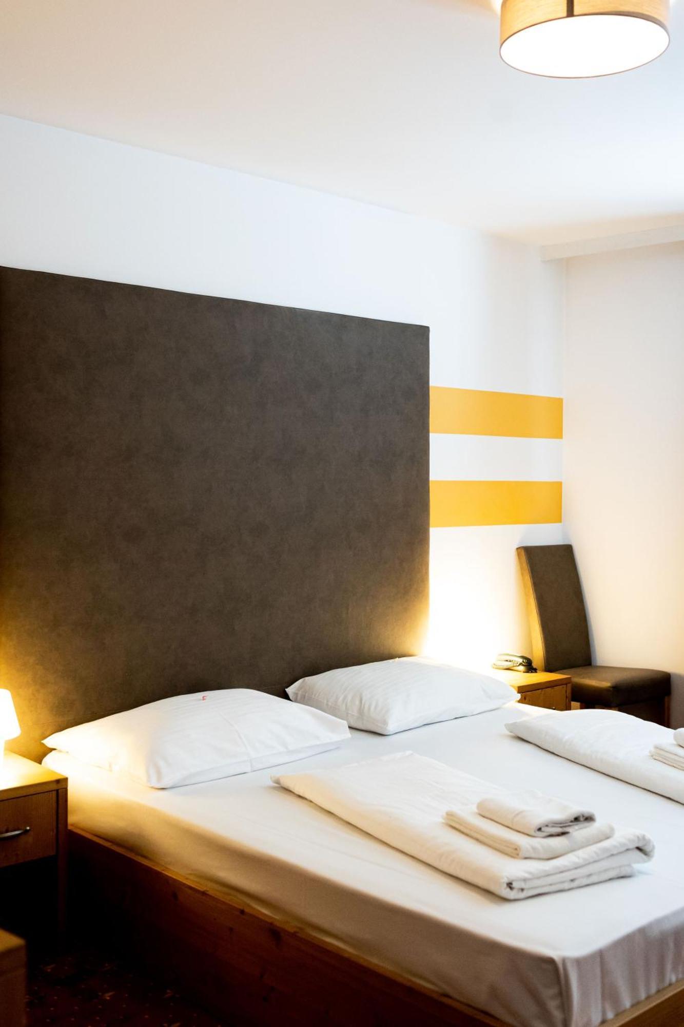 Lenas Donau Hotel Vienna Exterior photo